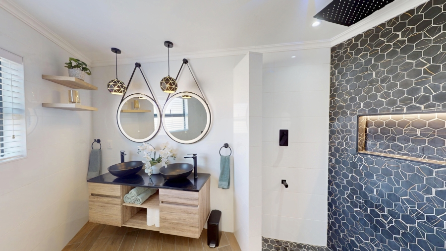 4 Bedroom Property for Sale in Rondevlei Park Western Cape